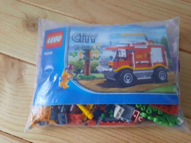 LEGO City - Camión de bomberos 4x4