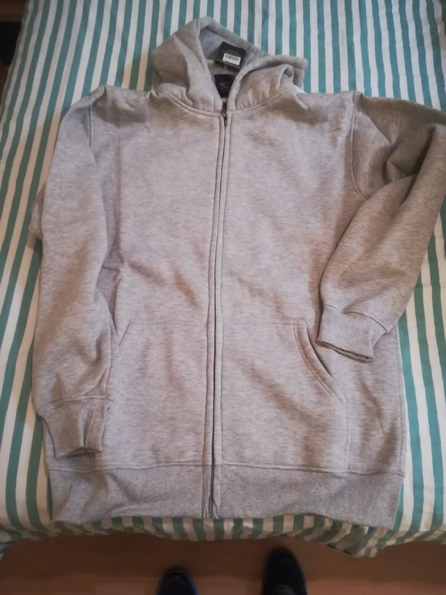 chaqueta con capucha
