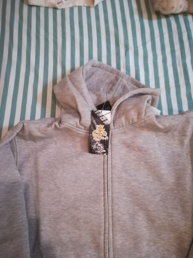 chaqueta con capucha
