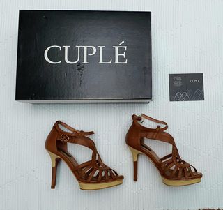 SANDALIAS TACÓN CUPLÉ NUEVAS TALLA 36 de segunda mano por 75 EUR en A  Coruña en WALLAPOP