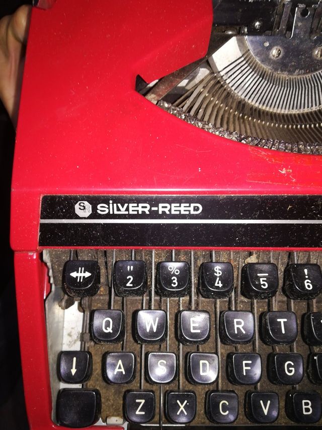 Máquina de escribir antigua