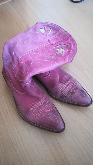 Botas camperas rosas de segunda mano por 40 EUR en Madrid en WALLAPOP