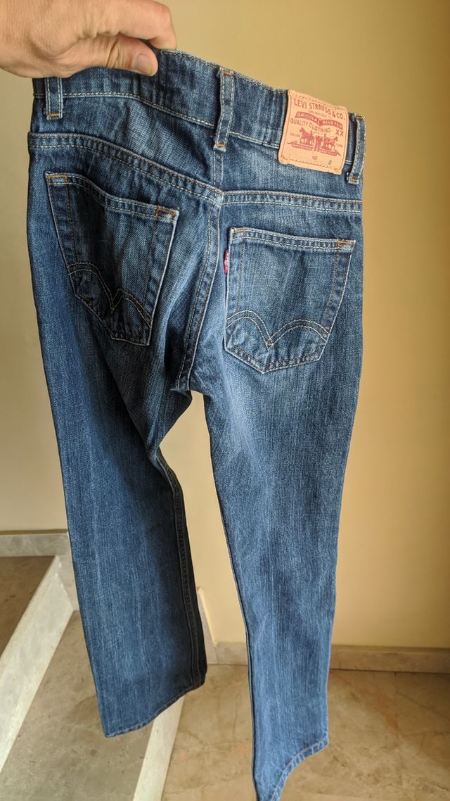 Vaqueros Levis nuevos (talla 8)