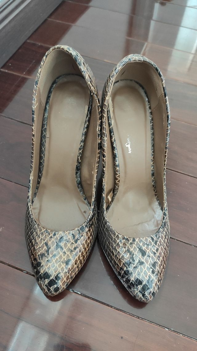zapatos tacon serpiente