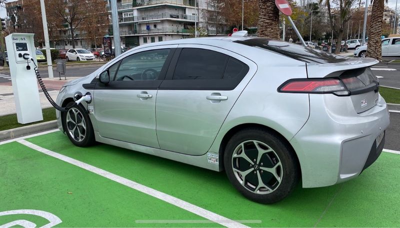 Opel Ampera 2012 - foto 1