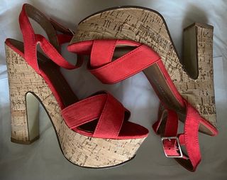 Tacones PRIMARK de segunda mano por 15 EUR en Madrid en WALLAPOP