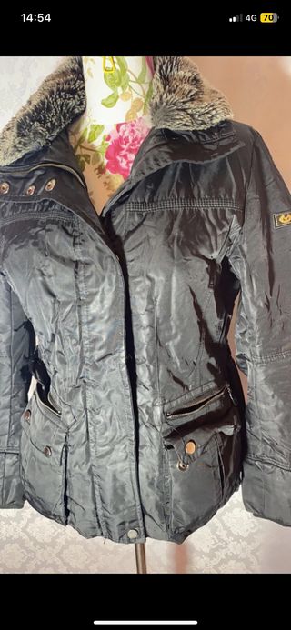 Preciosa chaqueta cazadora belstaff perfecta negra