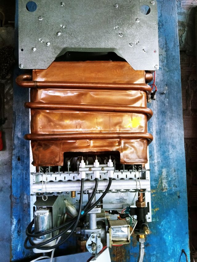 Calentador Centro Confort automatico 11 lit de segunda mano por 140