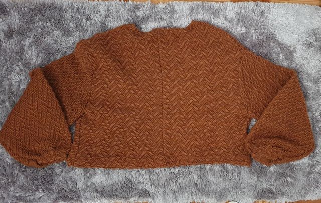 Jersey talla M marca Stradivarius