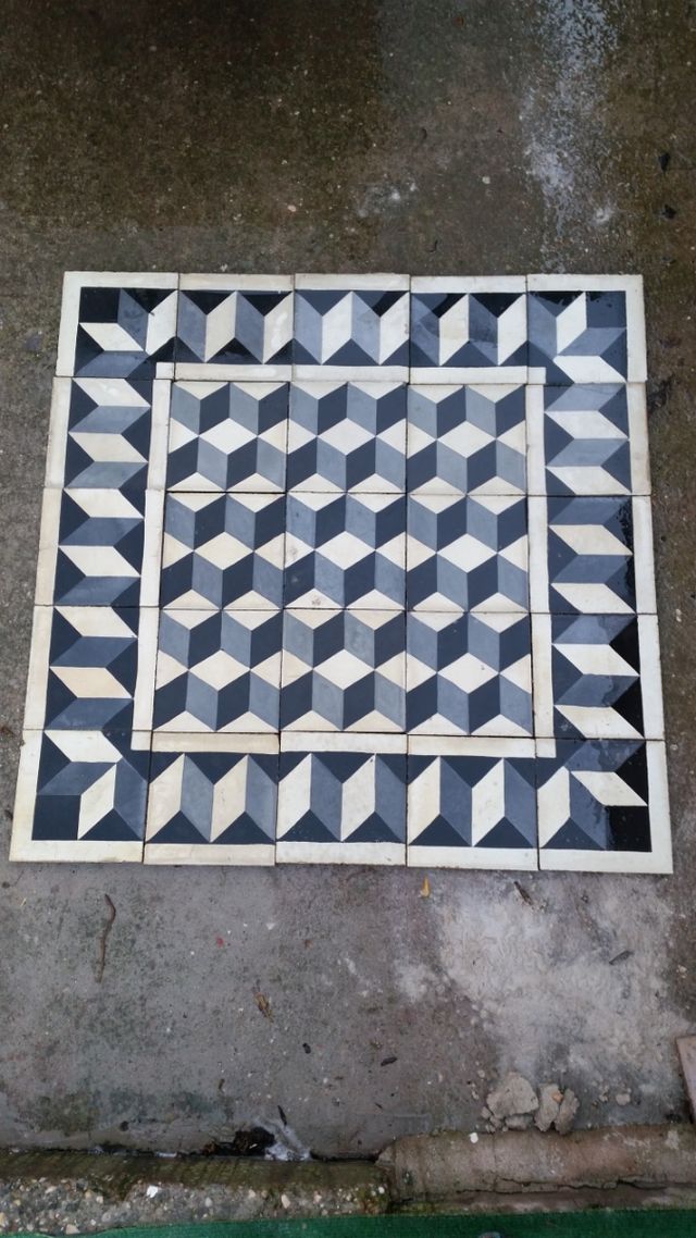 Baldosa hidraulica original del siglo XVIII de segunda mano por 30 € en