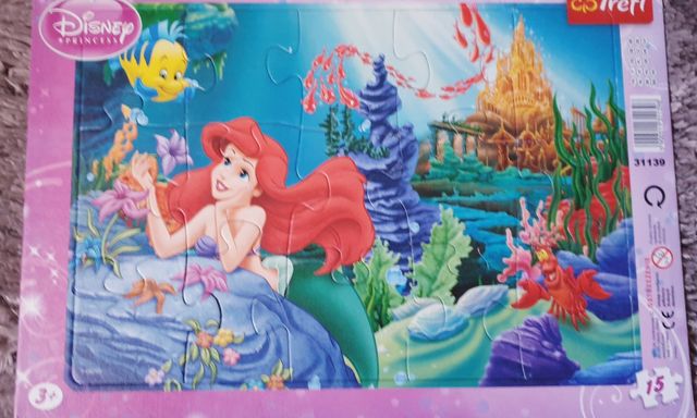 2 puzzles De minie y la sirenita