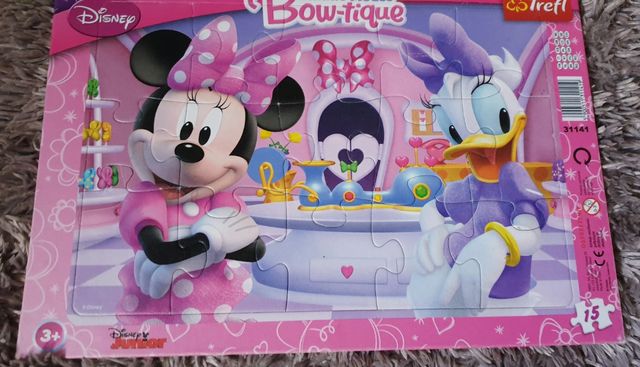 2 puzzles De minie y la sirenita