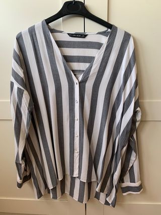 Blusa Zara de segunda mano en Brunete en WALLAPOP Preciosa Camisablusa mujer t.XS Zara Trafaluc de segunda
