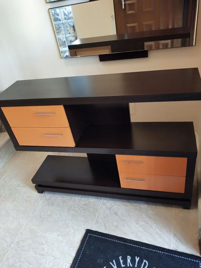 Ingresso, sala, mobile TV