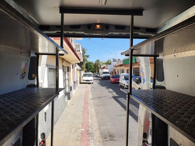 se venden estanterias para furgón