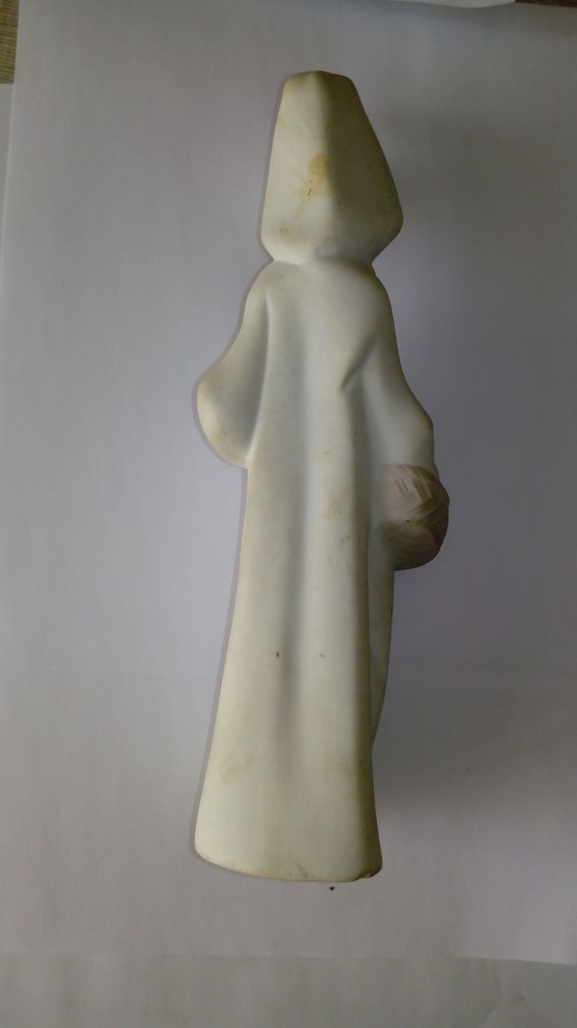 FIGURA PORCELANA LLADRO, NIÑA CON CESTA