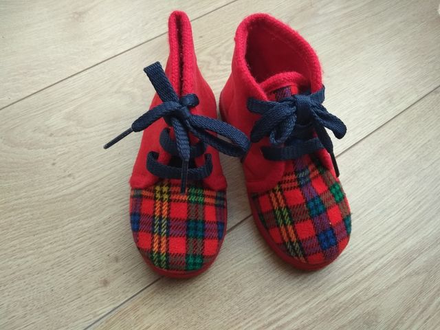 Zapatillas num. 25