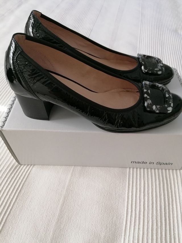 Zapatos de salón, nuevos