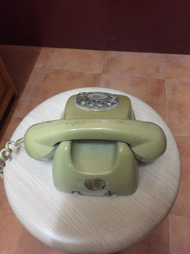 Teléfono antiguo