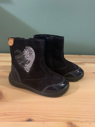 Zapatos para niñas de segunda mano en Súria en WALLAPOP
