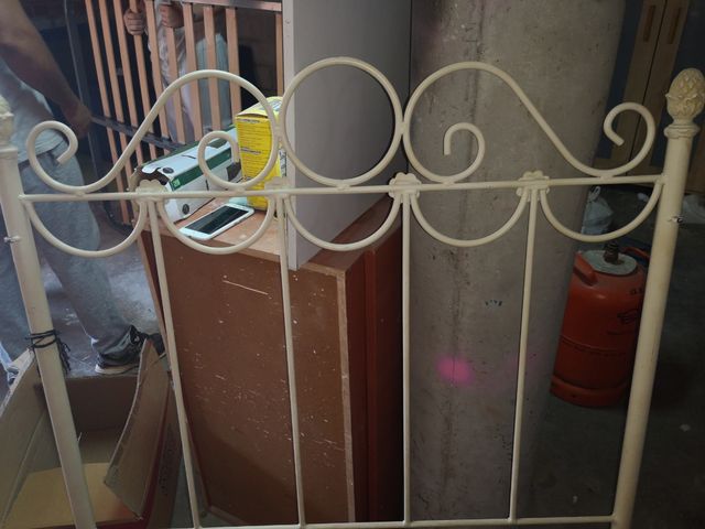 cabecero de forja en color decape