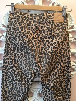 Vaqueros de leopardo Bershka - Vinted