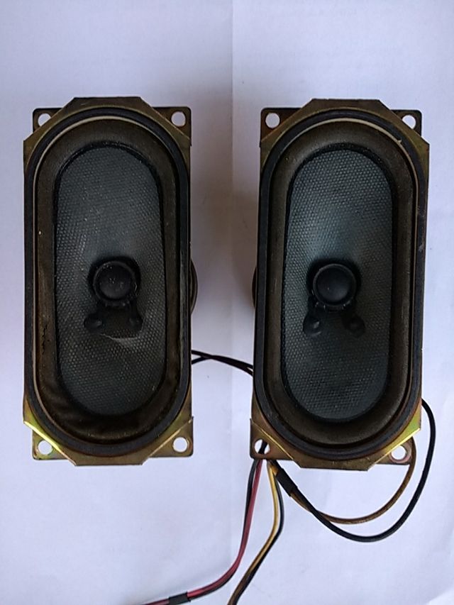 Altavoces Sanyo.