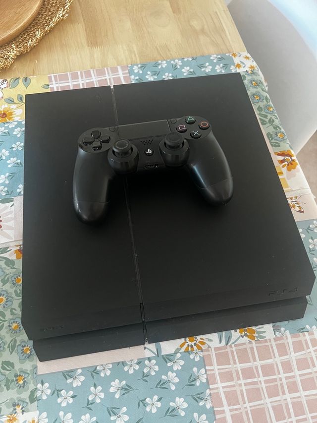 PlayStation 4 (PS4) 1 TB