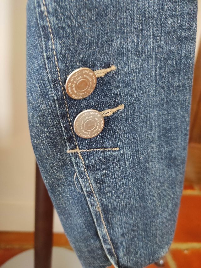 Americana vaquera entallada.