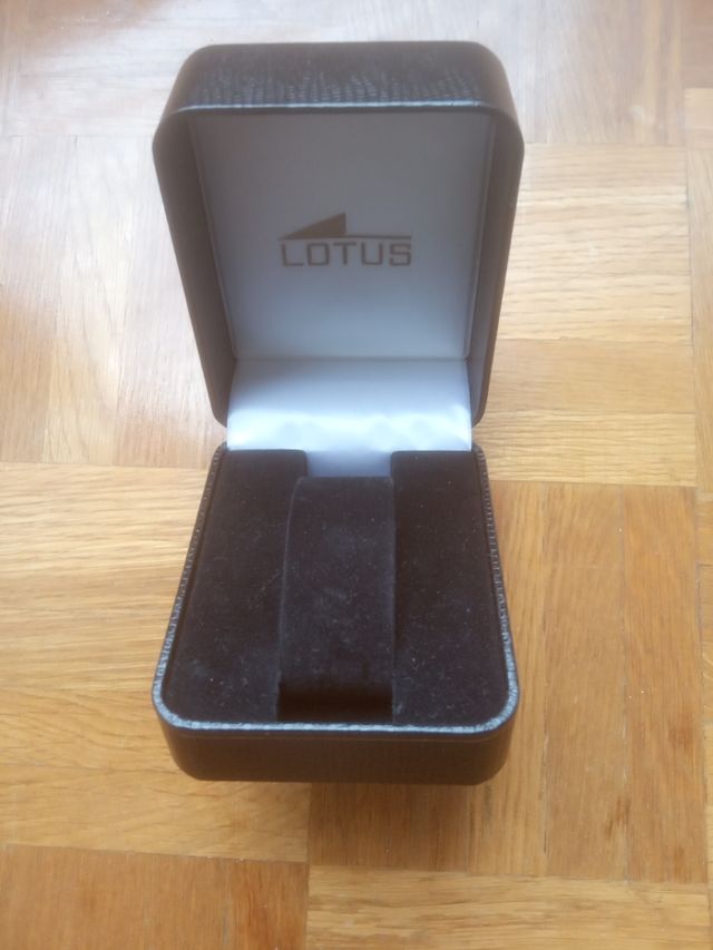 caja reloj Lotus