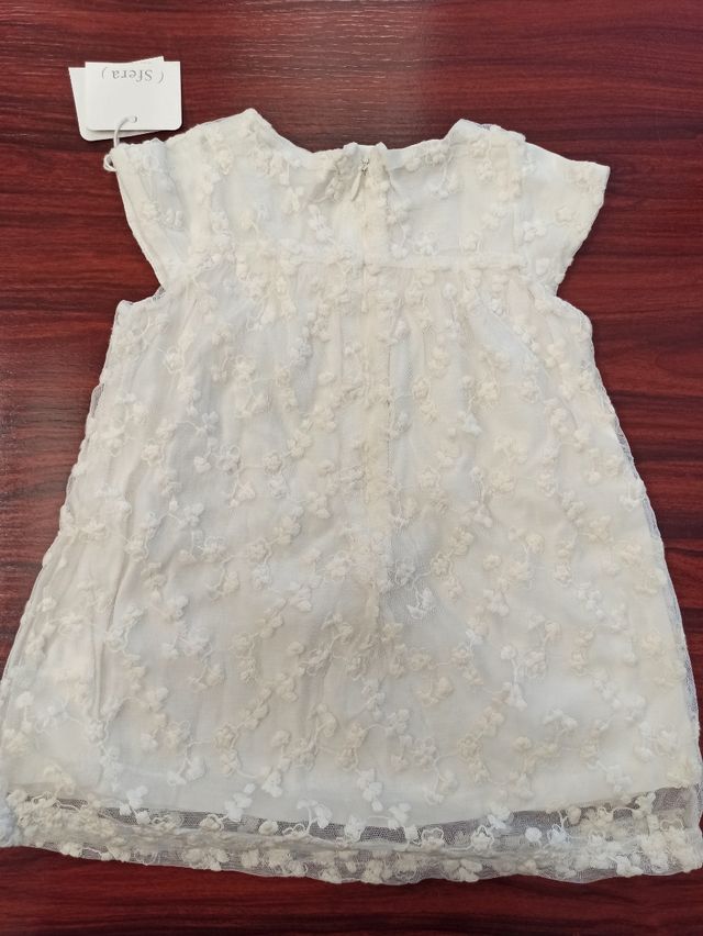 Vestido blanco niña de mano por EUR en Málaga en WALLAPOP