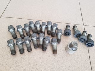 Espaciadores Rueda Aleación 16mm X 2 Tornillos M12X1.5 para los modelos 5X110 65.1 Saab
