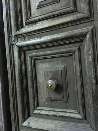 Puerta entrada antigua de segunda mano por 800 € en Madrid en WALLAPOP