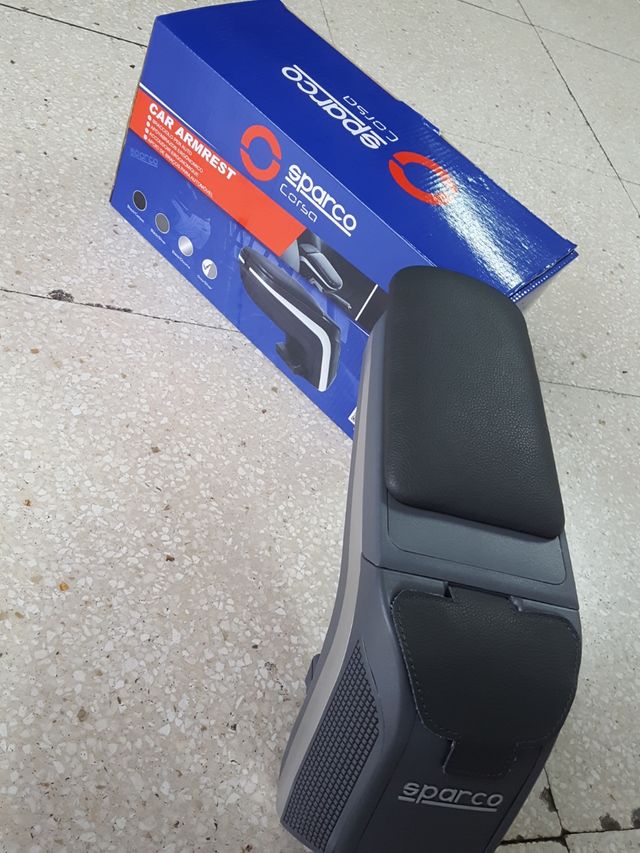 Apoya brazos VW Golf 5