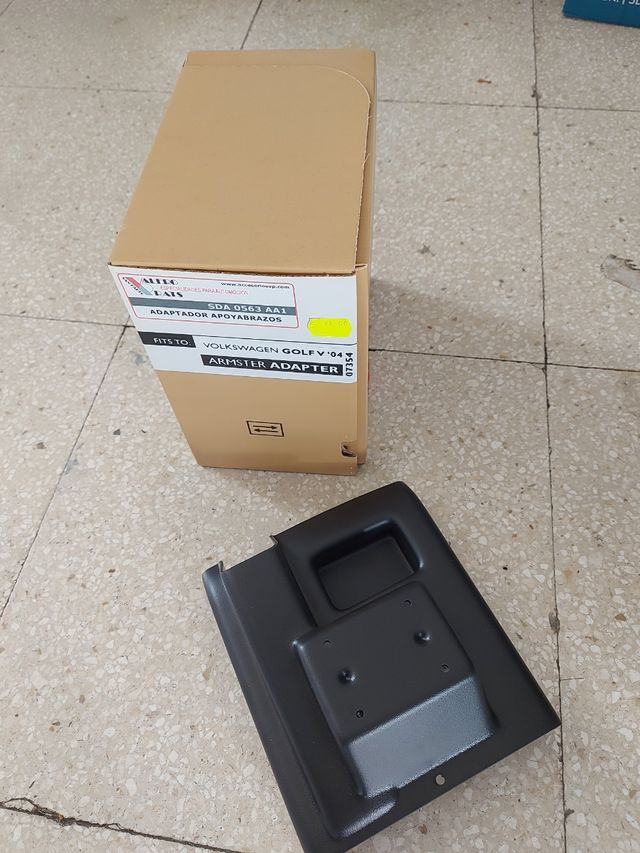 Apoya brazos VW Golf 5