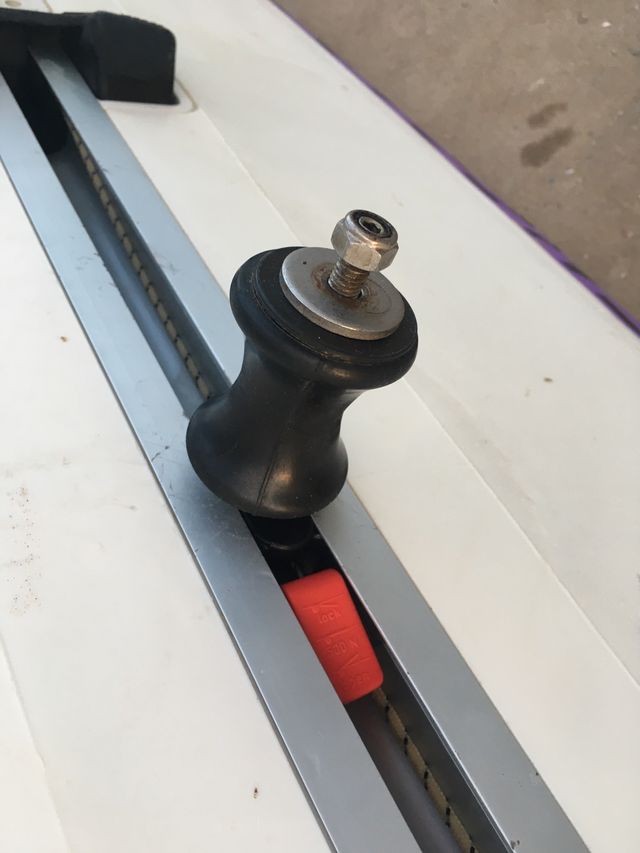 Tabla windsurf TIGA 310, botavara y mástil