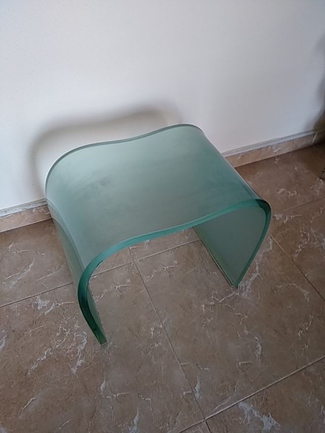 Sgabello in vetro