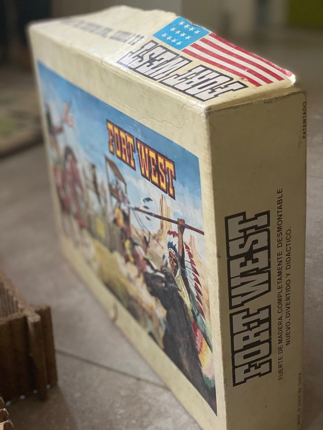 Farwest histórico con piezas de madera (años 70)