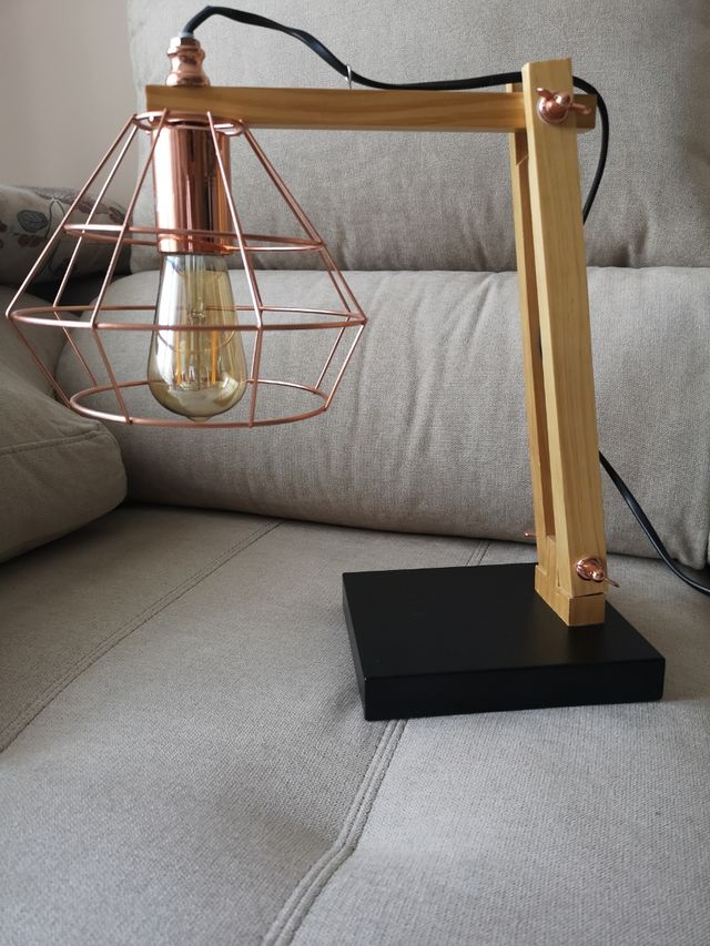 lámpara vintage gold rose y madera