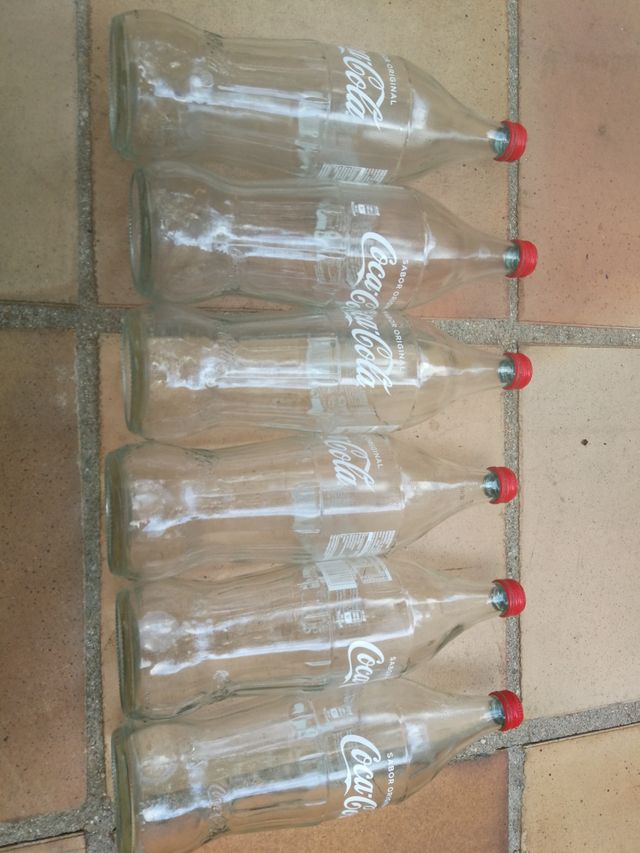 Botellas de litro de Coca Cola 