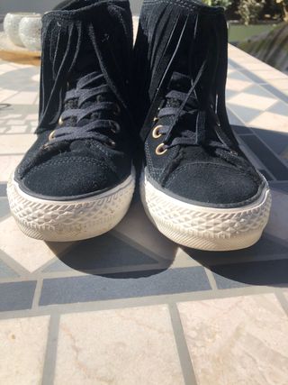 converse con flecos