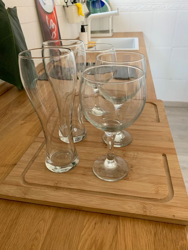 Copas de gintonic y cerveza