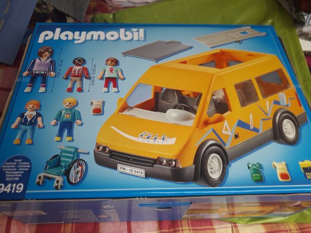 coche playmoviy