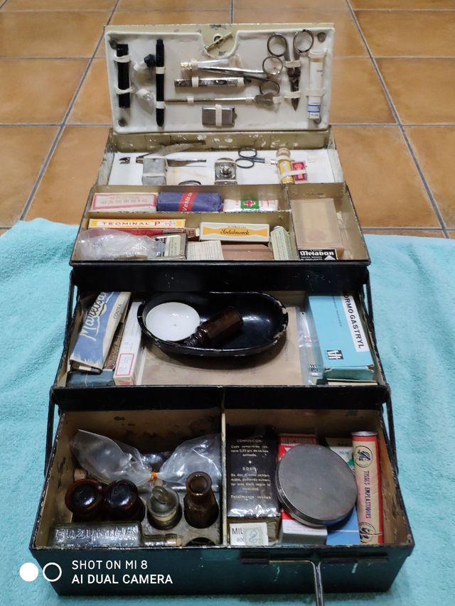 Botiquín de segunda mano por 399 € en Culebrón en WALLAPOP