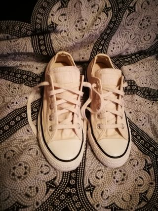 Converse color crudo Talla 36,5 de segunda mano por 35 EUR en Valencia en  WALLAPOP
