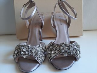 Sandalias fiesta cristal MENBUR color malva talla de segunda mano por 80  EUR en Valencia en WALLAPOP