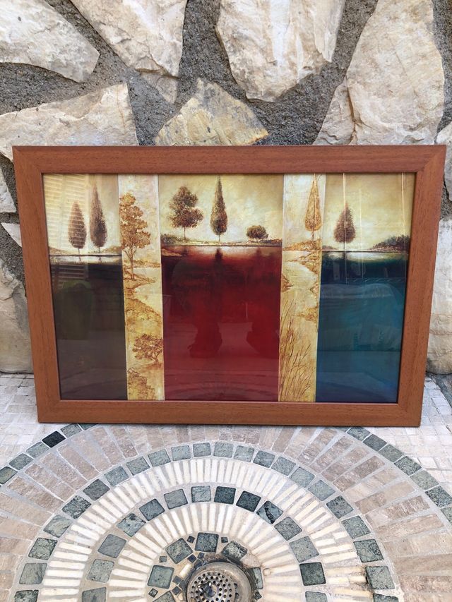 Láminas enmarcadas.