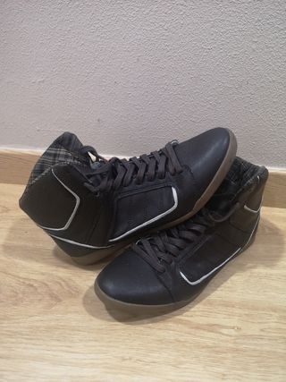 Botas hombre Pull\u0026amp;Bear T.44 de segunda mano por 10 EUR en Aldeamayor de  San Martín en WALLAPOP