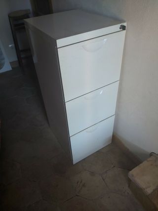 Archivador con llave de segunda mano por 20 € en Andratx en WALLAPOP