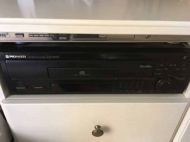 Video laserdisc pioneer